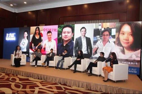 很快專場圓桌會議的主題為“HTML5游戲在微信生態下的無限可能”,主持人是HTML5夢工廠創始人田愛娜,嘉賓分別為:很快VP宋暢、蝴蝶互動創始人凌海、悟空間CEO謝子斌、瘋狂互動CEO曹曉剛、新游互聯副總裁鐘小芳、9G游戲CEO黃家陽。